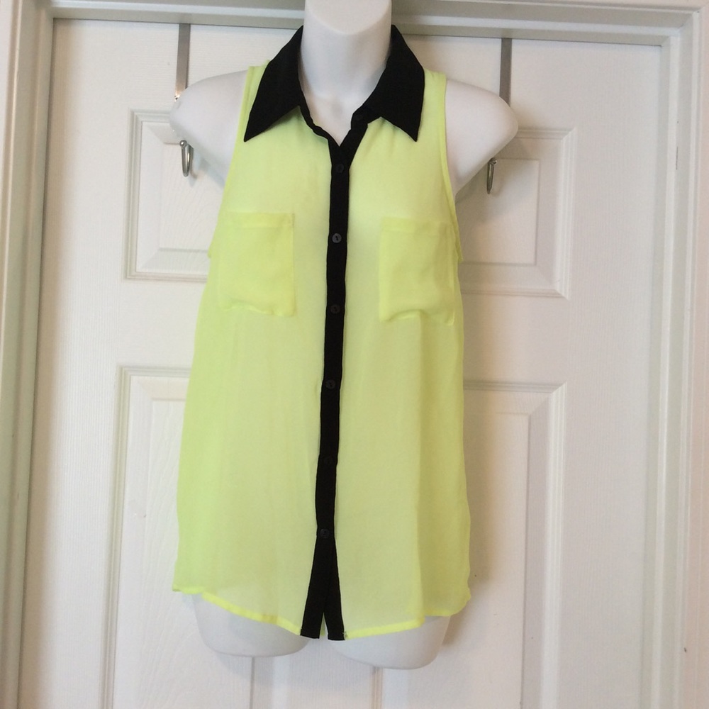 Women’s Top Size Small